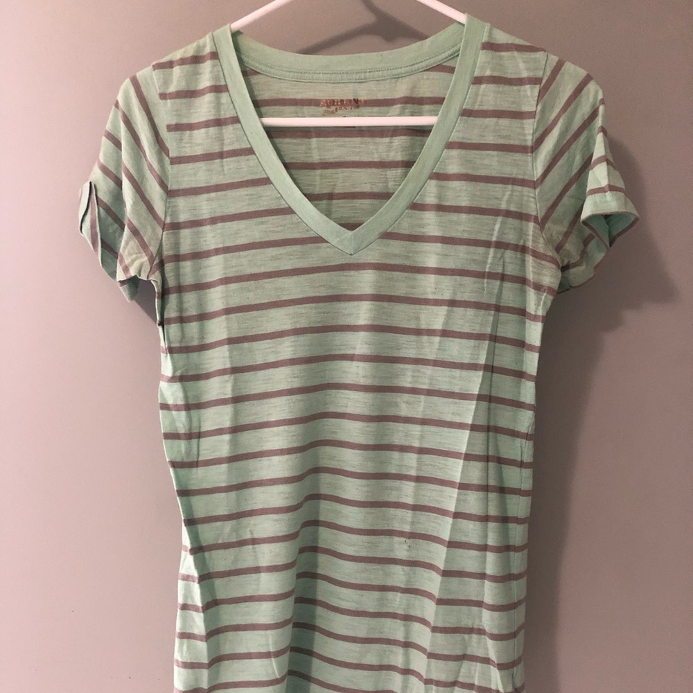 v-neck tee shirts